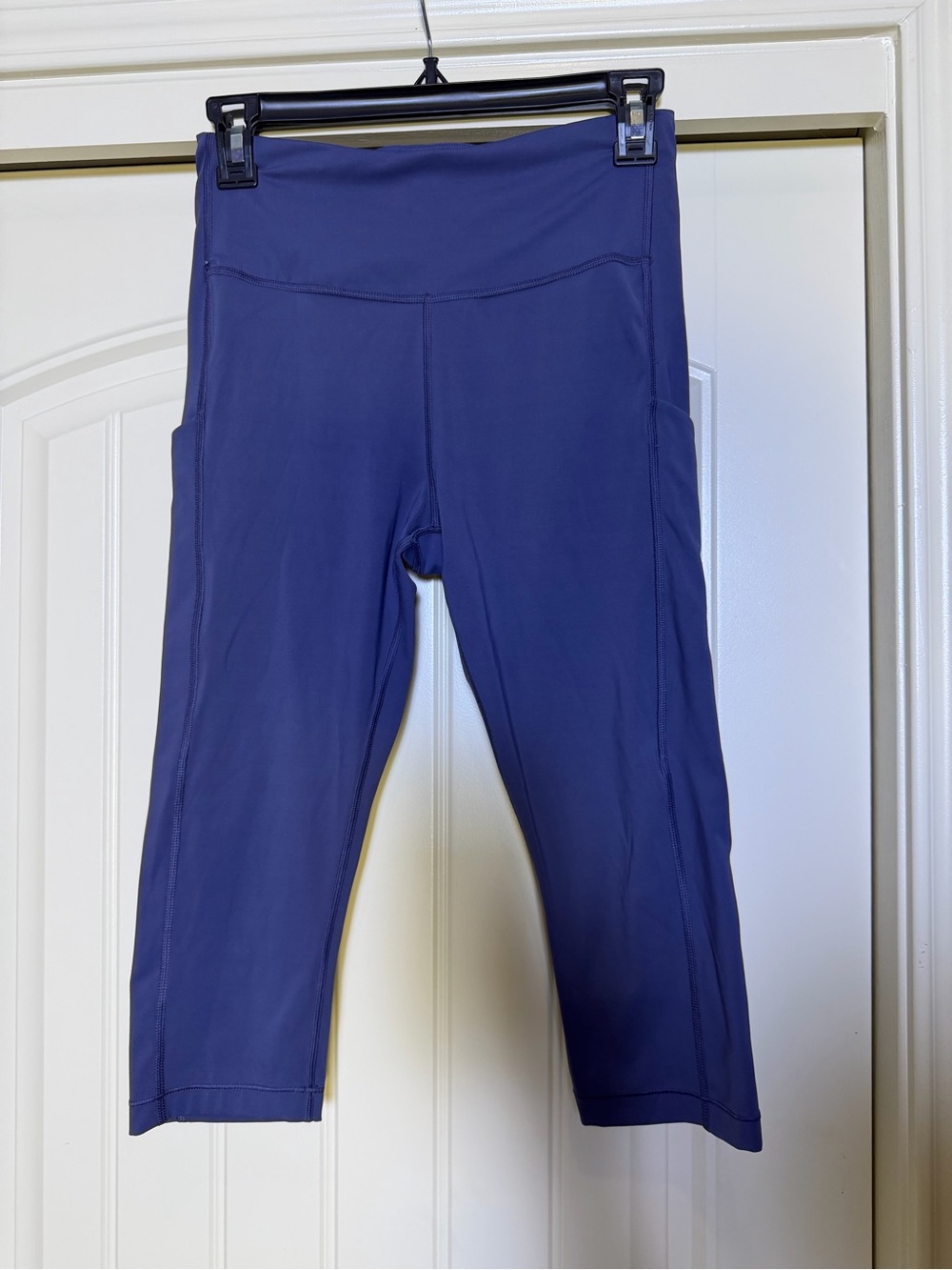 Athleta ultimate stash pocket crop leggings women’s small purple blue